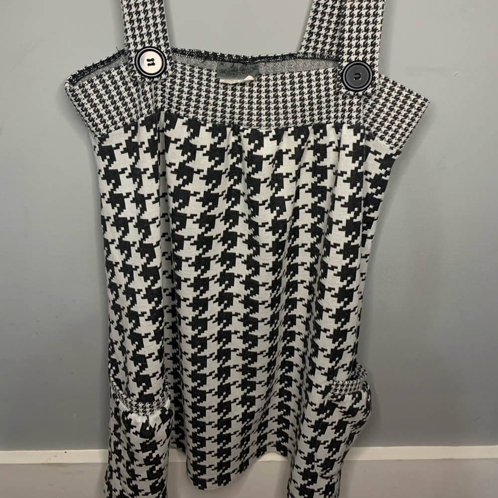 Size: M Color: Black, White pattern